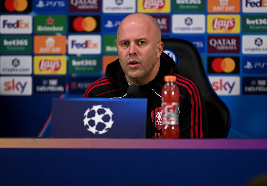 体坛联播|斯洛特首度公开回应萨拉赫,曼联4比1大胜狼队